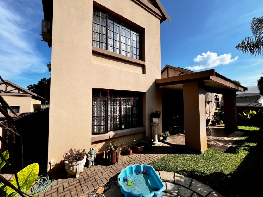 3 Bedroom Property for Sale in Waterval East North West